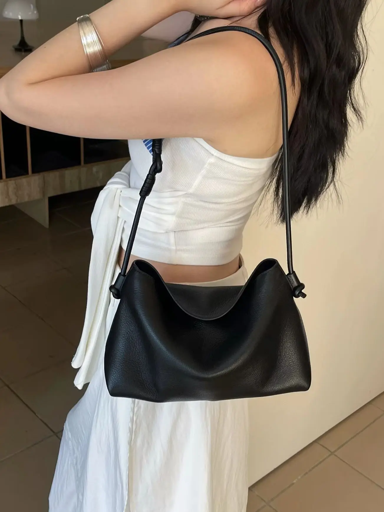 

Новая женская сумка-тоут из натуральной кожи, дизайнерская, класса люкс, из воловьей кожи, маленькая, через плечо, для женщин, 2026