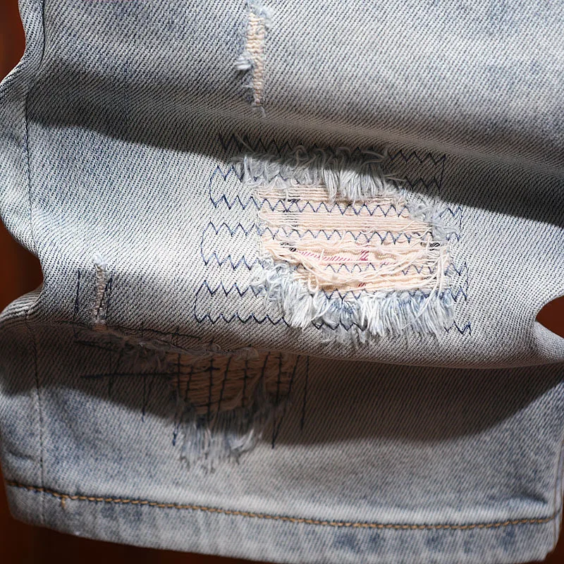 High end trendy men's denim shorts with men's stretch hole patch, summer trend washed five quarter horse pants