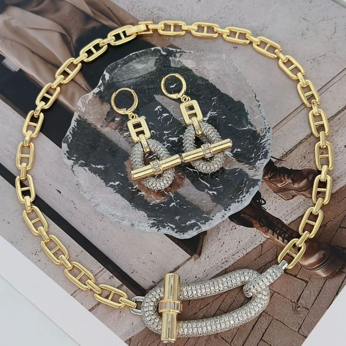 Niche Designer Style Classic Gold Silver Color Rhinestone OT Buckle Chain Necklace Earrings High-End Women's Jewelry