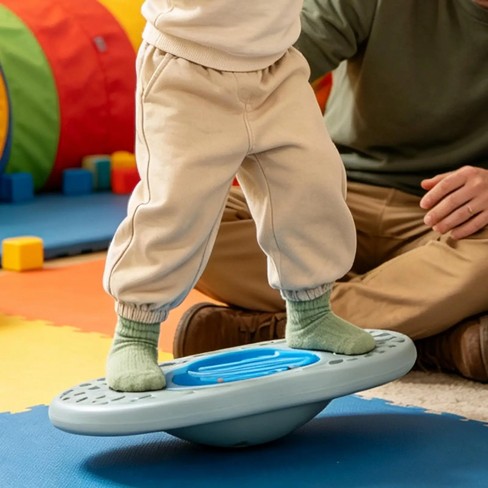 Balance Board for Kids Core Training Non-Slip Hand Eye Coordination Toy Sensory Wobble Board for Boys Girls Preschoolers Pupils