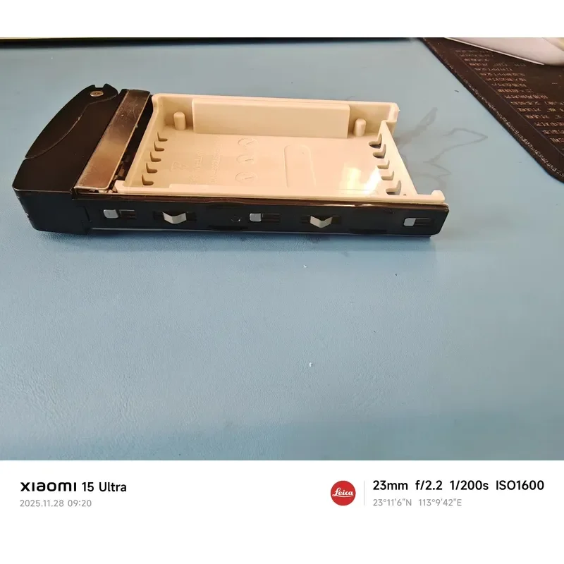 for Ultramicro 2.5 inch hard disk bracket with middle plastic case protection