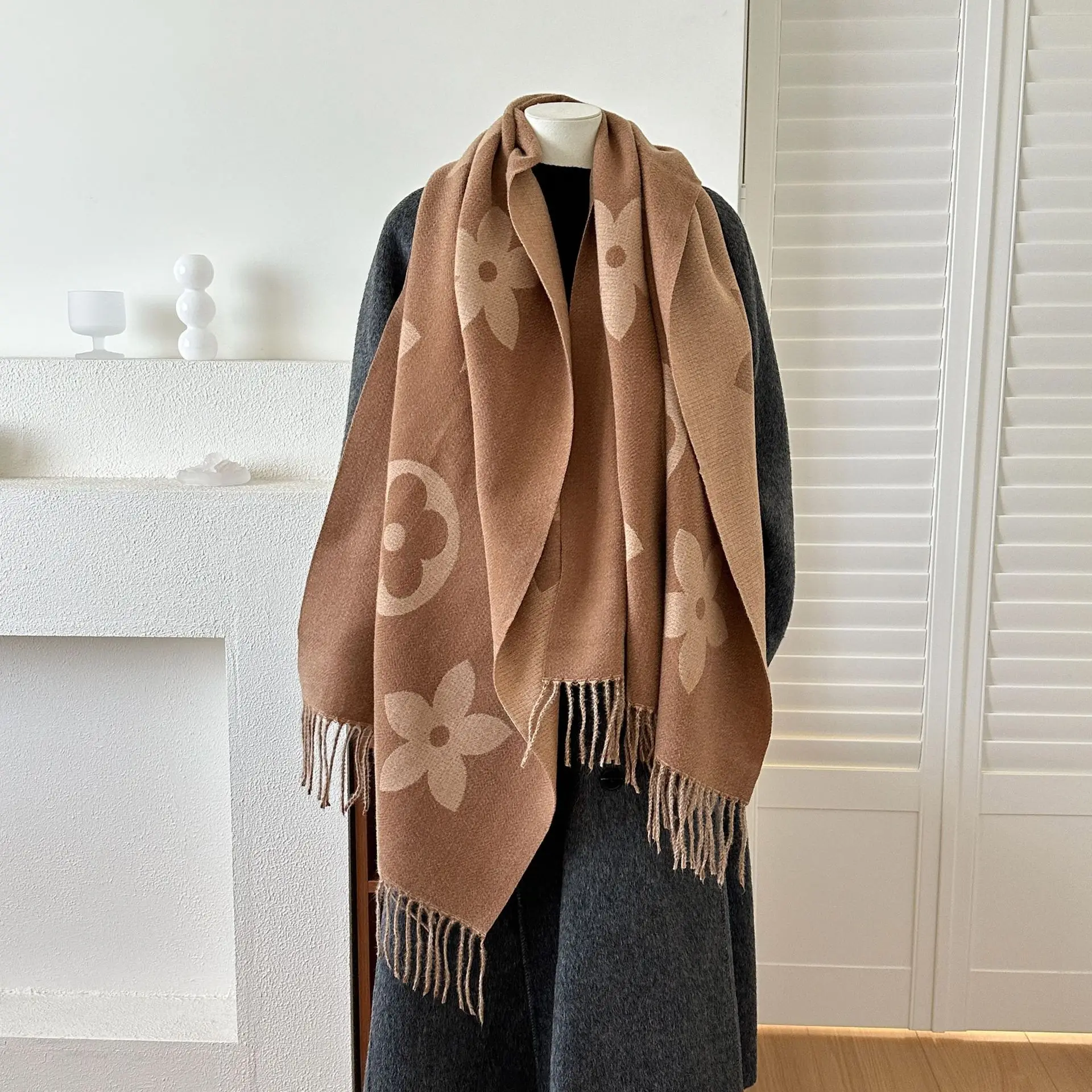 

Новый роскошный зимний шарф, кашемировые длинные шарфы с бахромой, высокое качество, женская утепленная шаль, женский теплый шарф из пашмины