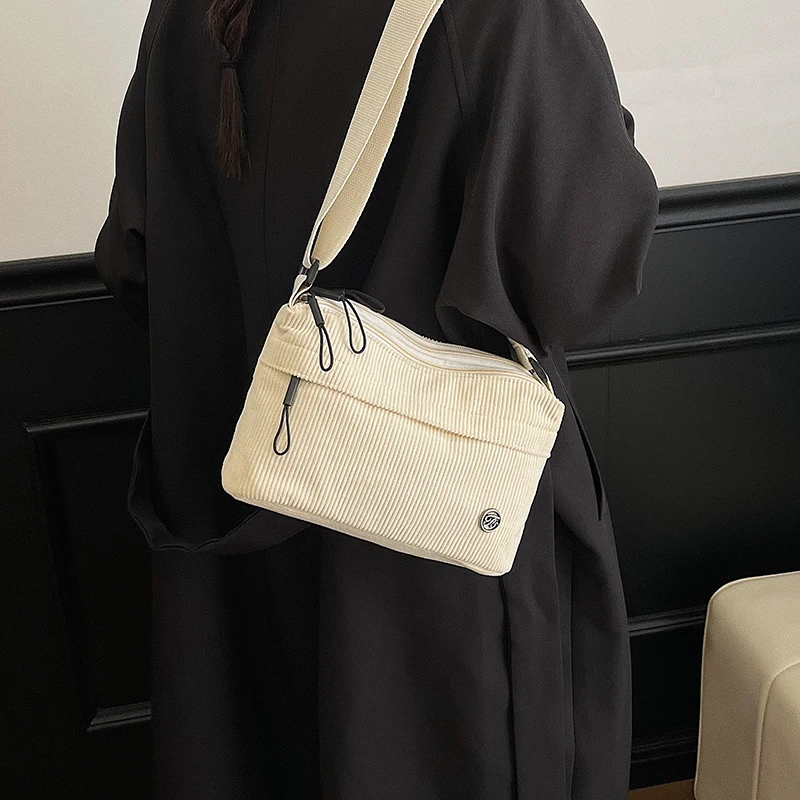 

Women's Fleece Crossbody Bag Minimalist Multi-Layer Shoulder Bag for Women Daily Commuting Purse