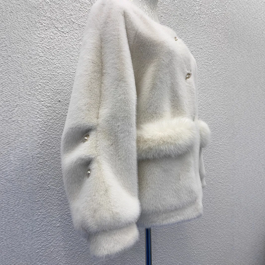 معاطف نسائية من فرو المنك الصناعي سترات متينة لؤلؤ بأكمام طويلة وياقة مستديرة واحدة الصدر سميكة فضفاضة غير رسمية لخريف وشتاء 2025