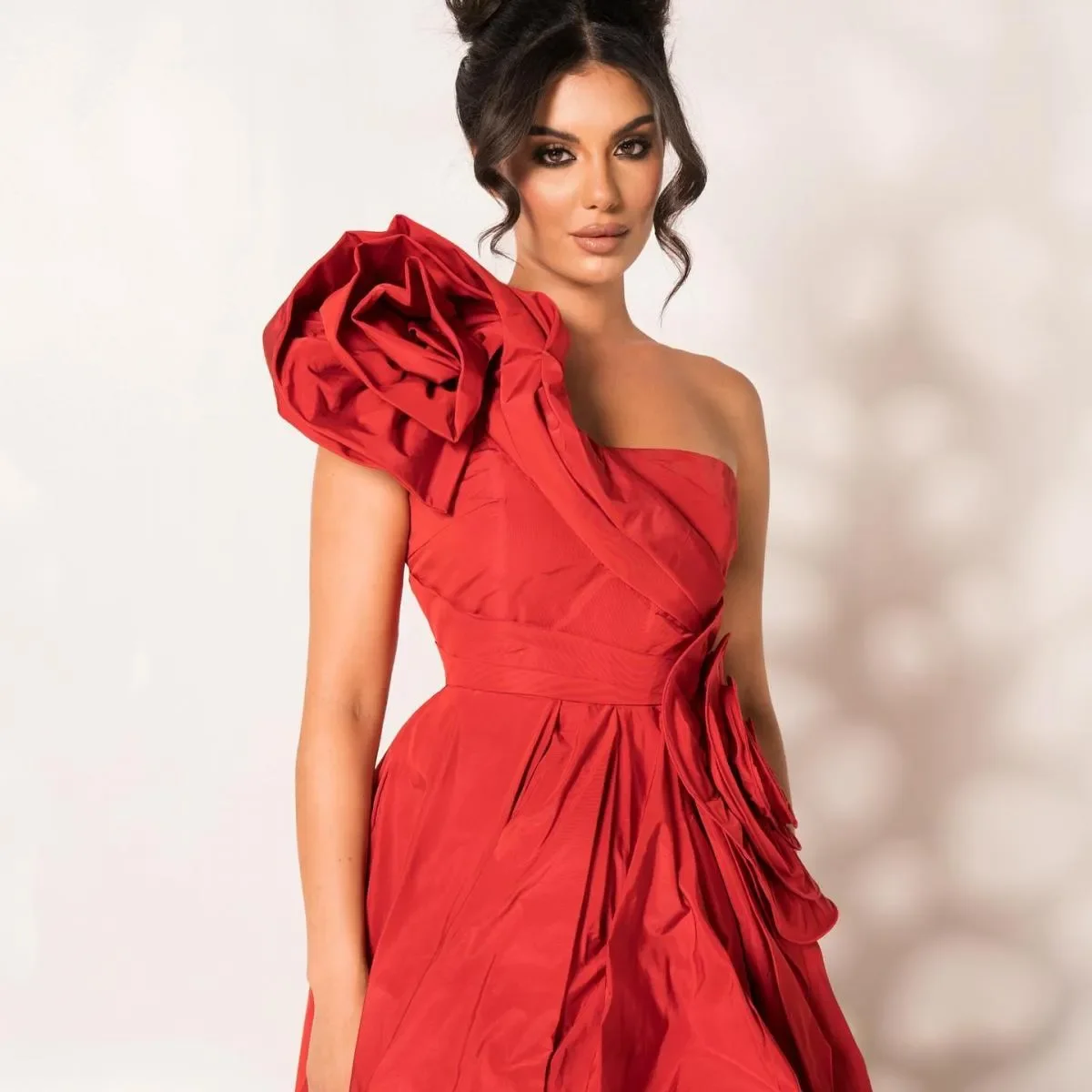 Romantic Satin Evening Dresses 3D Floral Tierred Party Dresses Floor Length Split Ruffles Wedding Party Dress