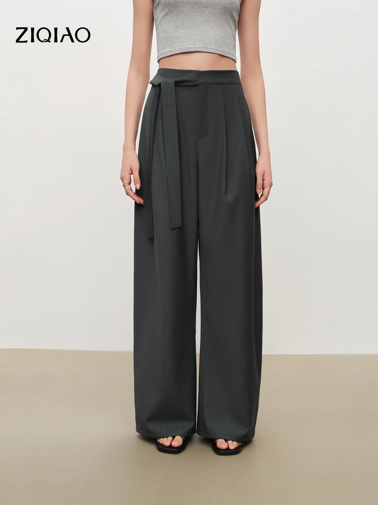 

Женские повседневные брюки ZIQIAO в стиле Old Money, серые, драпированные — Новинка лета 2026: Элегантные широкие брюки с высокой талией