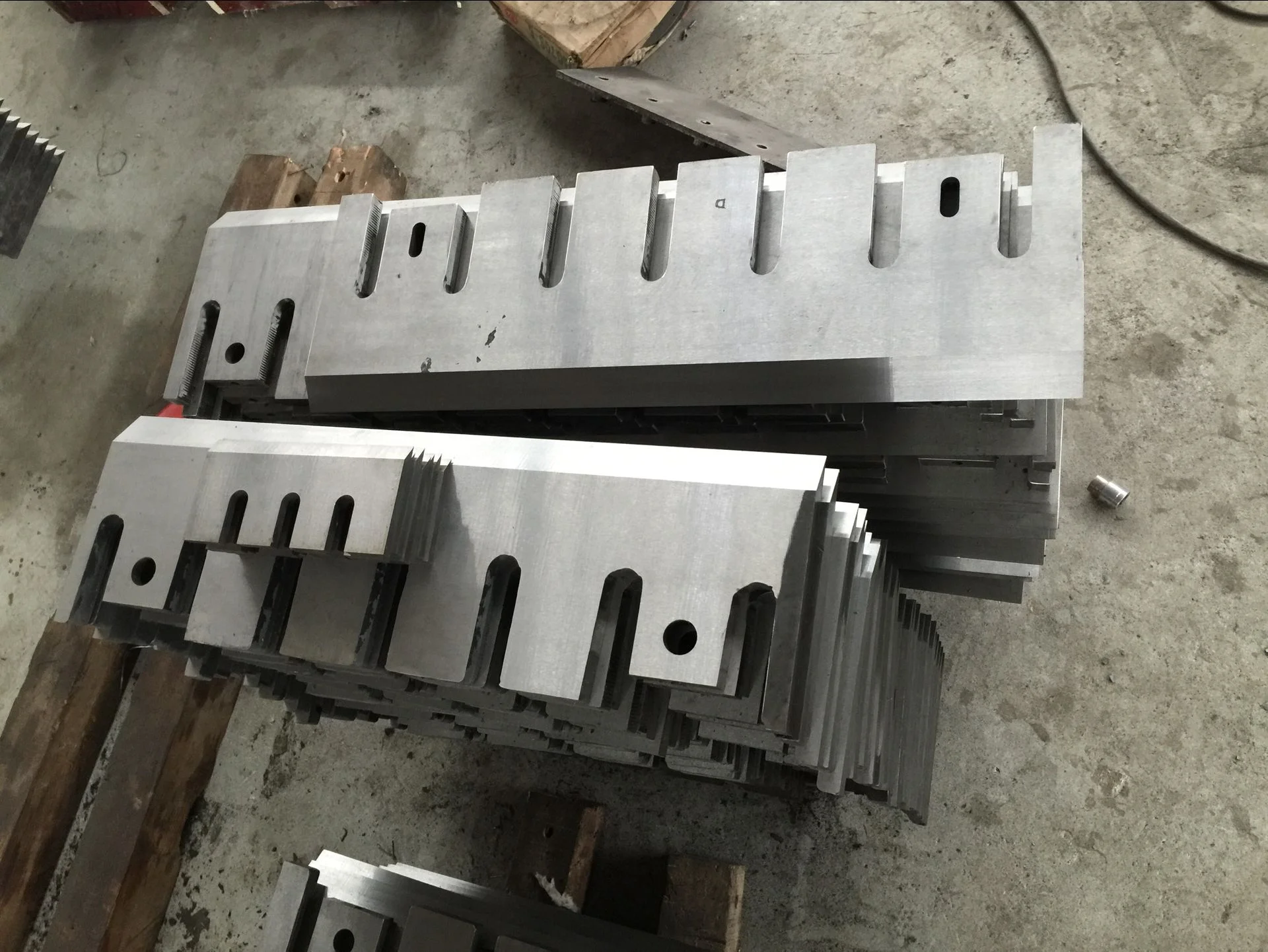 Customized Material Plastic Crusher Spare Parts Crusher Blade Knife view 5