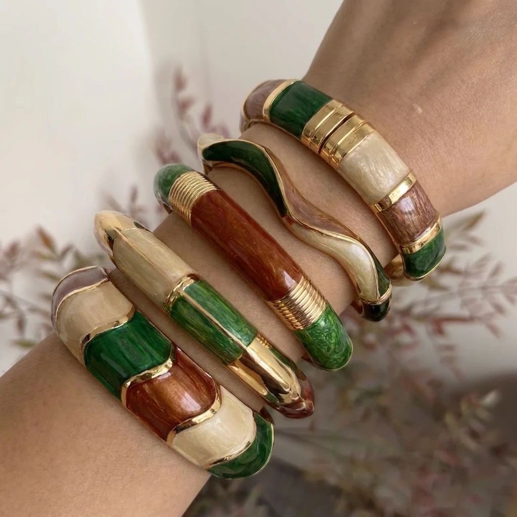 Retro Drip Oil Brown Green Color Collision Enamel Bracelet for Ladies Autumn Versatile Stackable Wristband Jewelry Gift