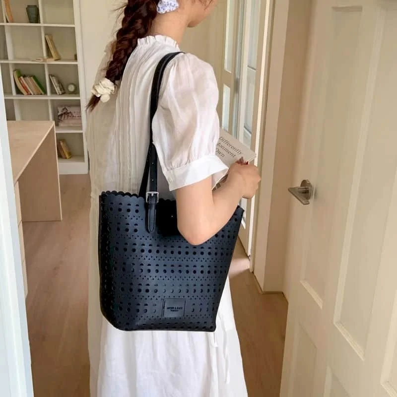 

Leather Shoulder Bags for Women Korean Style Handbags Versatile Minimalist Hollow Out Design Office Lady High Quality Tote Bags
