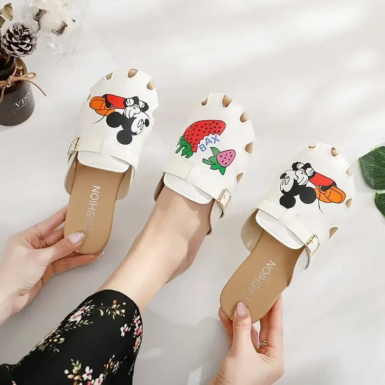 Disney cartoon Mickey slippers female summer new wild fashion beach shoes flat sandals students Baotou half drag