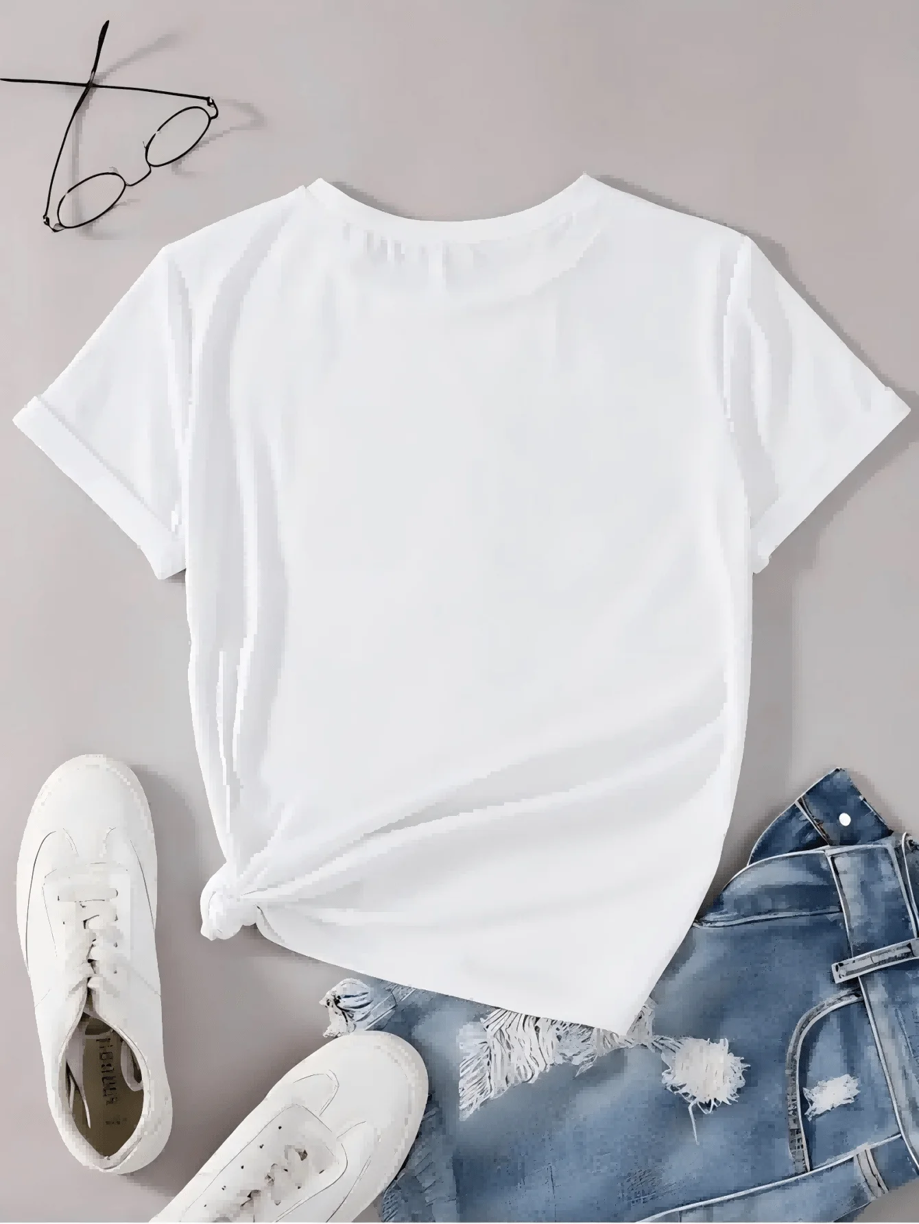 Women's White  T-Shirt with Leopard Print Bow  Pink Accents Casual Short Sleeve Casual Attire  Showing Natural And Elegant Style