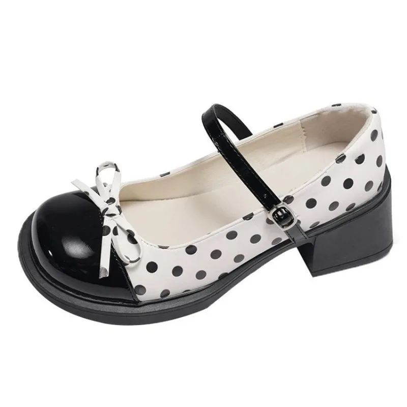 Damen Mary Jane Schuhe mit Polka Dots, Schleifendekor, klobigem Blockabsatz, runder Zehenpartie, Pumps mit einem Riemen, süße Vintage-Kleiderschuhe – Detail 3