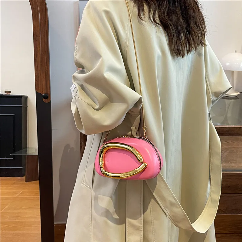 Retro Gold Metal Handle Women Clutch Bag PU Leather Chain Shoulder Crossbody Bag Mini Evening Purse for Party Wedding Daily Use view 3