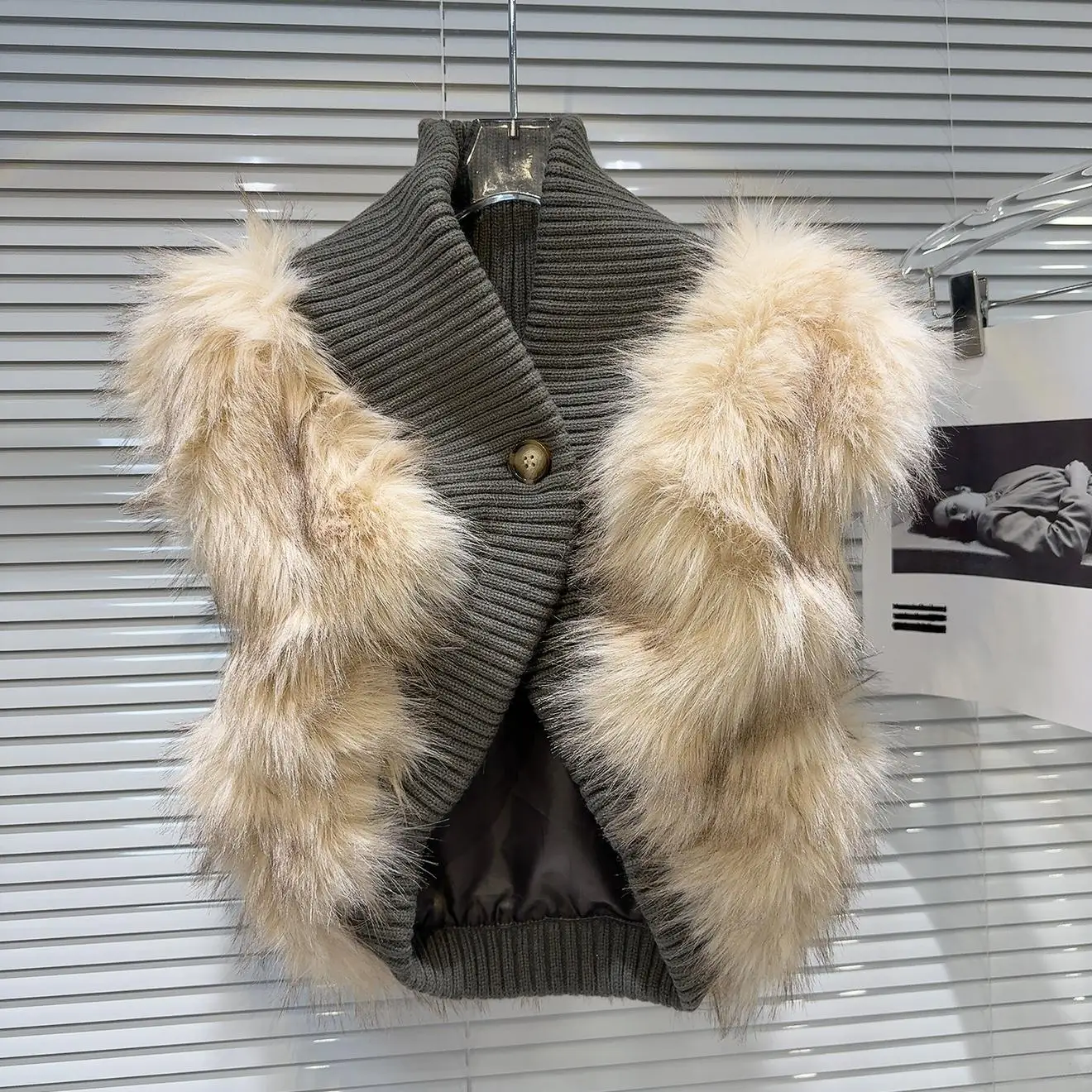 

Trendy 2025 Women Knit Vest Faux Fur Single Button Eco Friendly Winter Street Style waistcoat women