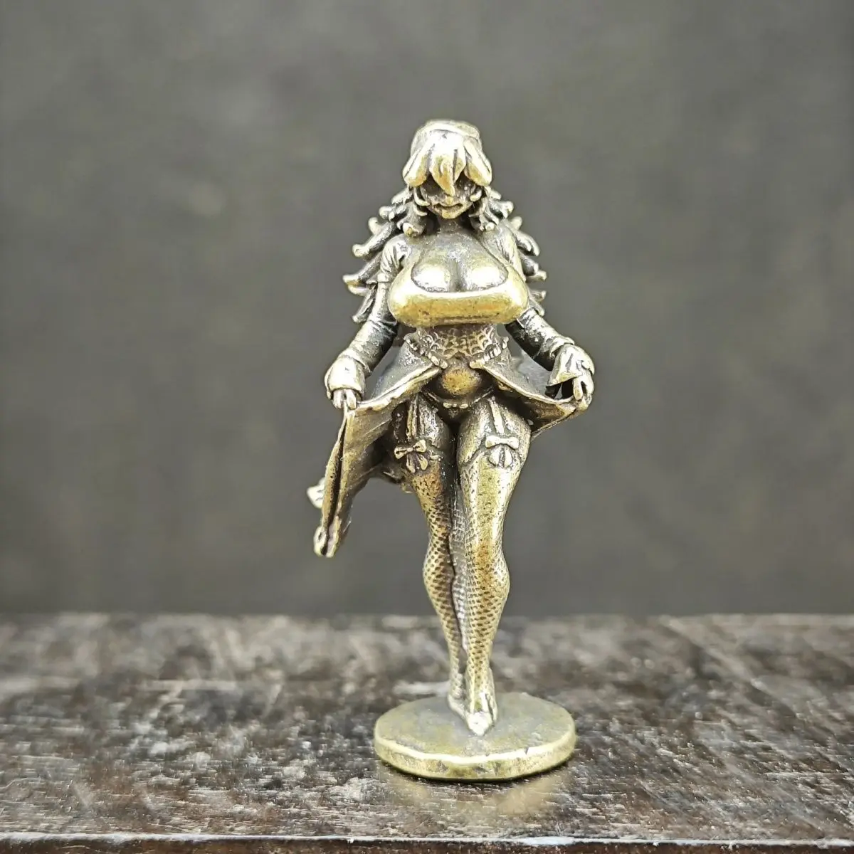 Copper Beauty Girl Figurine Mini 38mm Sexy Lady Queen Metal Sculpture Models Miniatures