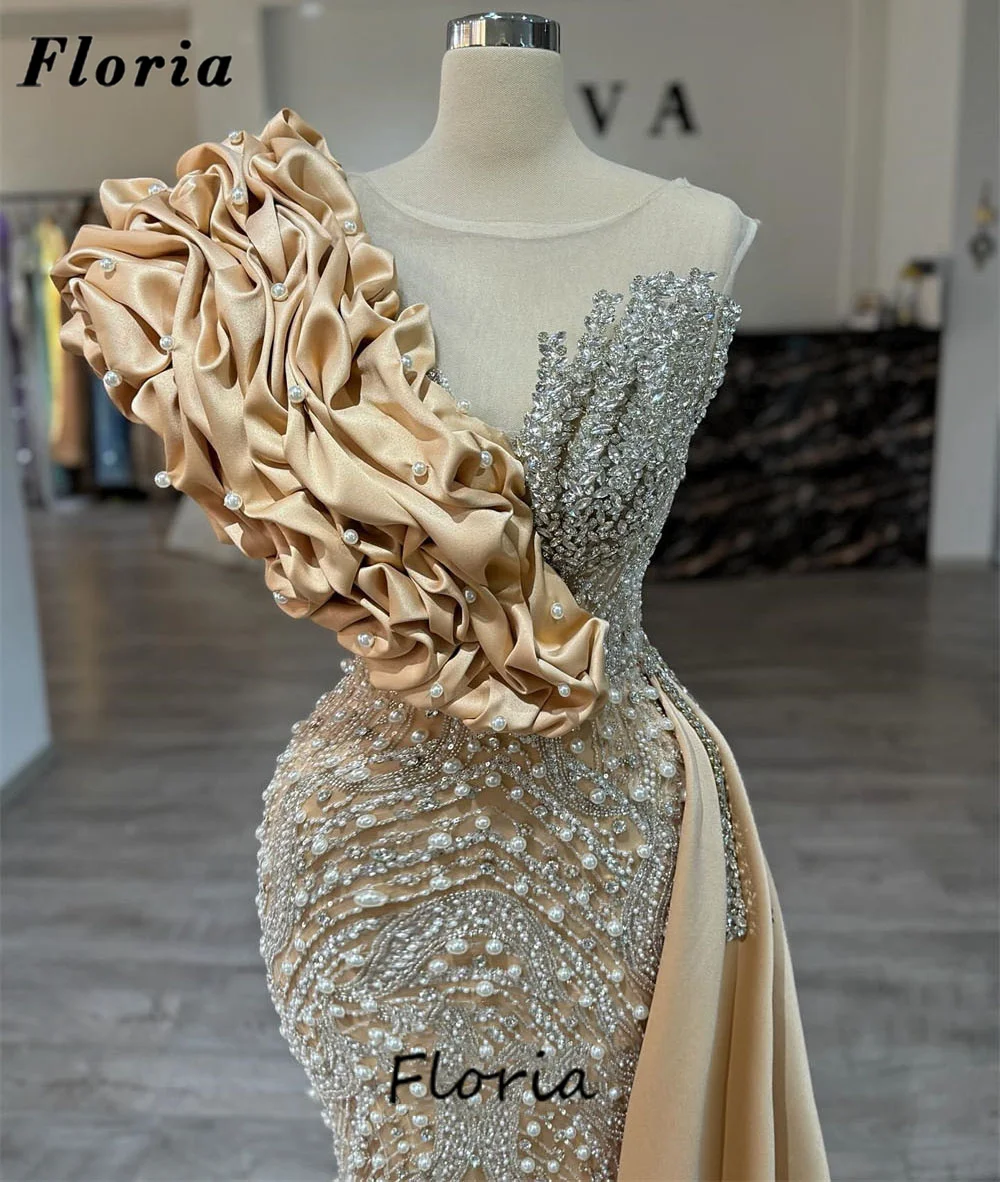 アラビア風シャンパン色のマーメイドプロムドレス、スリット入り、2026年、エレガントなビーズとフリルのイブニングドレス、女性用、カスタマイズ可能なパーティガウン、ドバイ