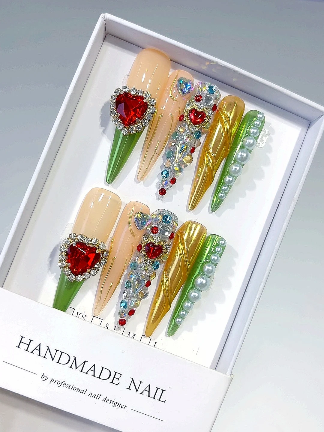 

5cm Small Diamond Heart Luxury Wearable Nail Art (M082)