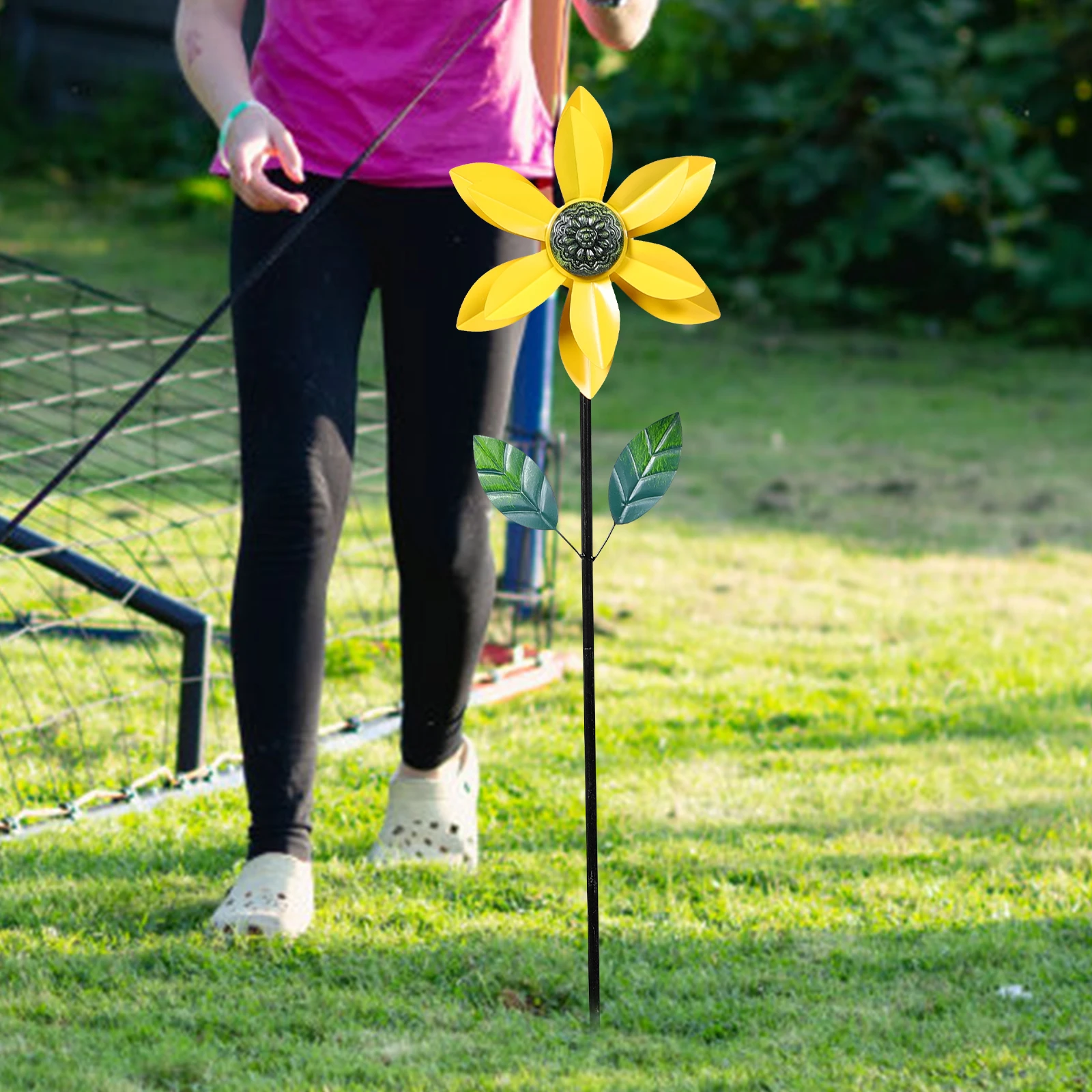 

Metal Windmill Decor Yellow Sunflower Garden Crafts Durable Safe Simple Structure Beautiful Outdoor Pinwheel Scene Decor