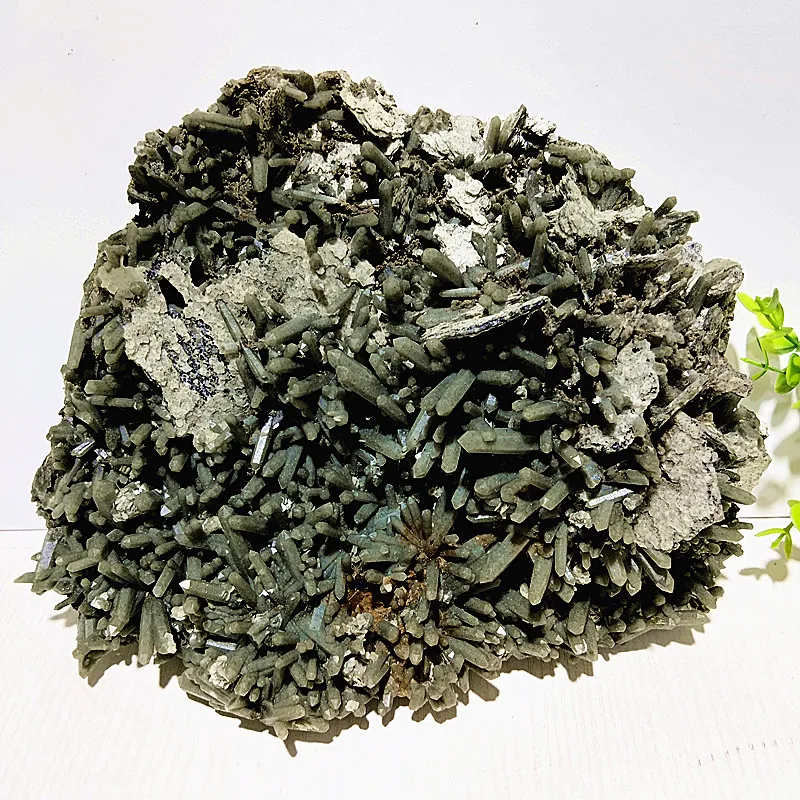 Natural Stone Epidote Crystal Cluster Symbiosis Specimen Feng Shui Crystal Witchcraft Energy Curative Room Decoration