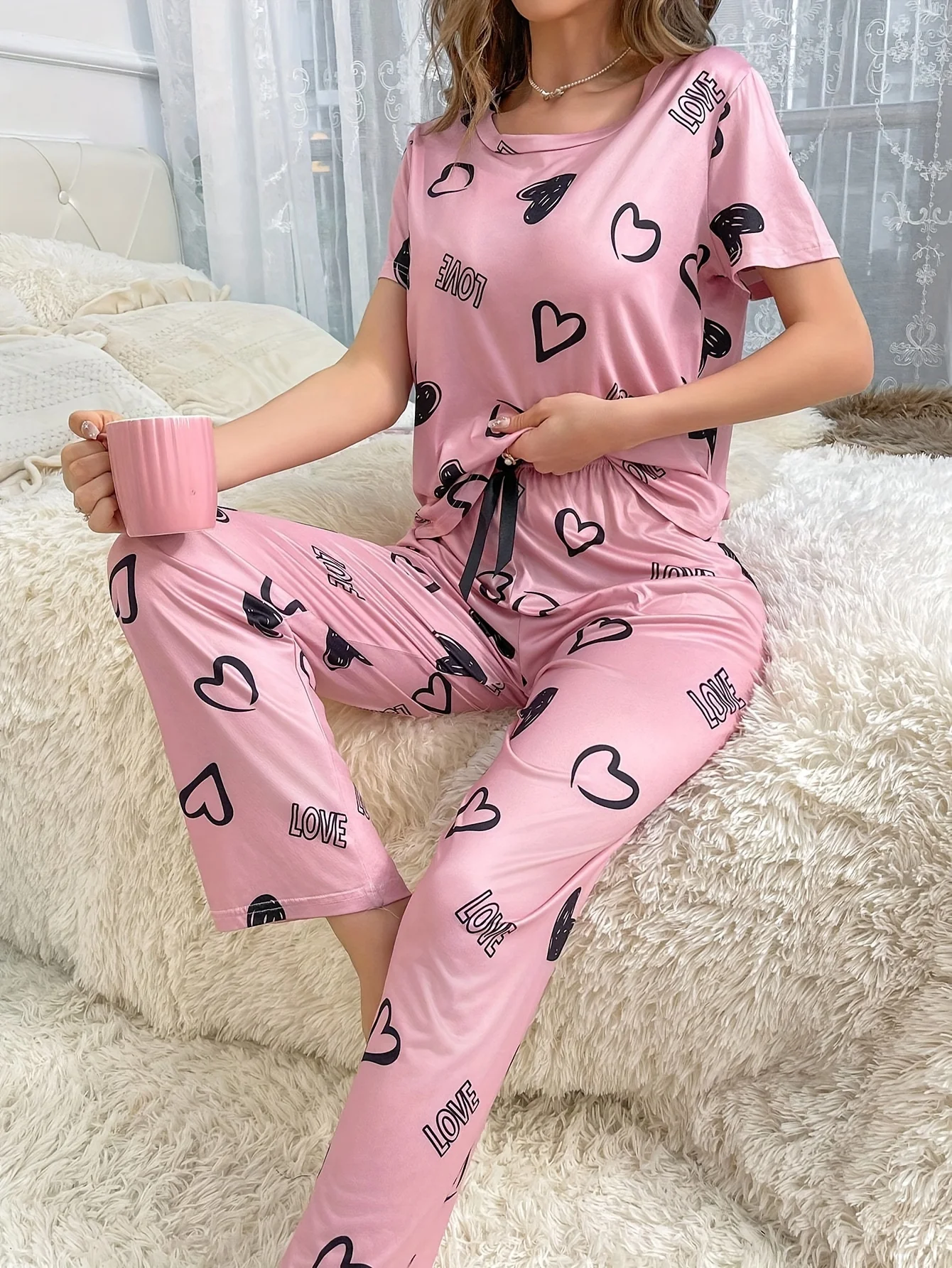 Women\'s casual pajamas set Heart-shaped short-sleeved top and pants casual two-piece set