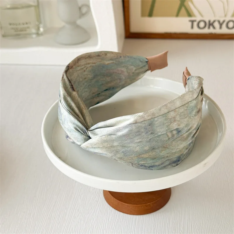 Headband Satin Lukisan Minyak Wanita Korea yang Laris Manis, Model Retro Unik, Lebar, Warna Gradasi Halation