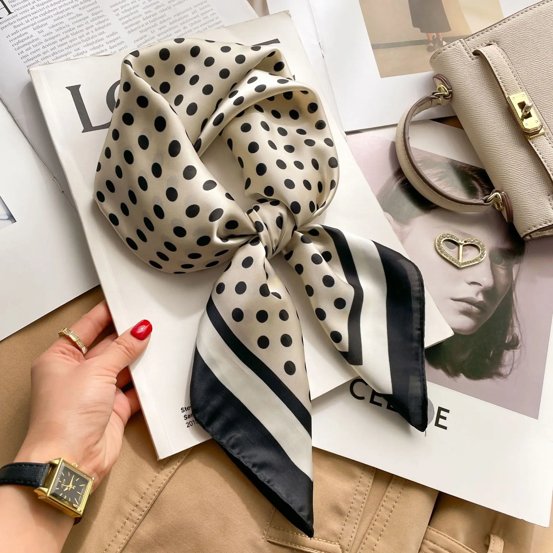 2025 الفاخرة الأزهار طباعة وشاح حريري مربع للنساء الحجاب العصابات الشعر منديل الإناث شال من الساتان الشريط عقال الموضة