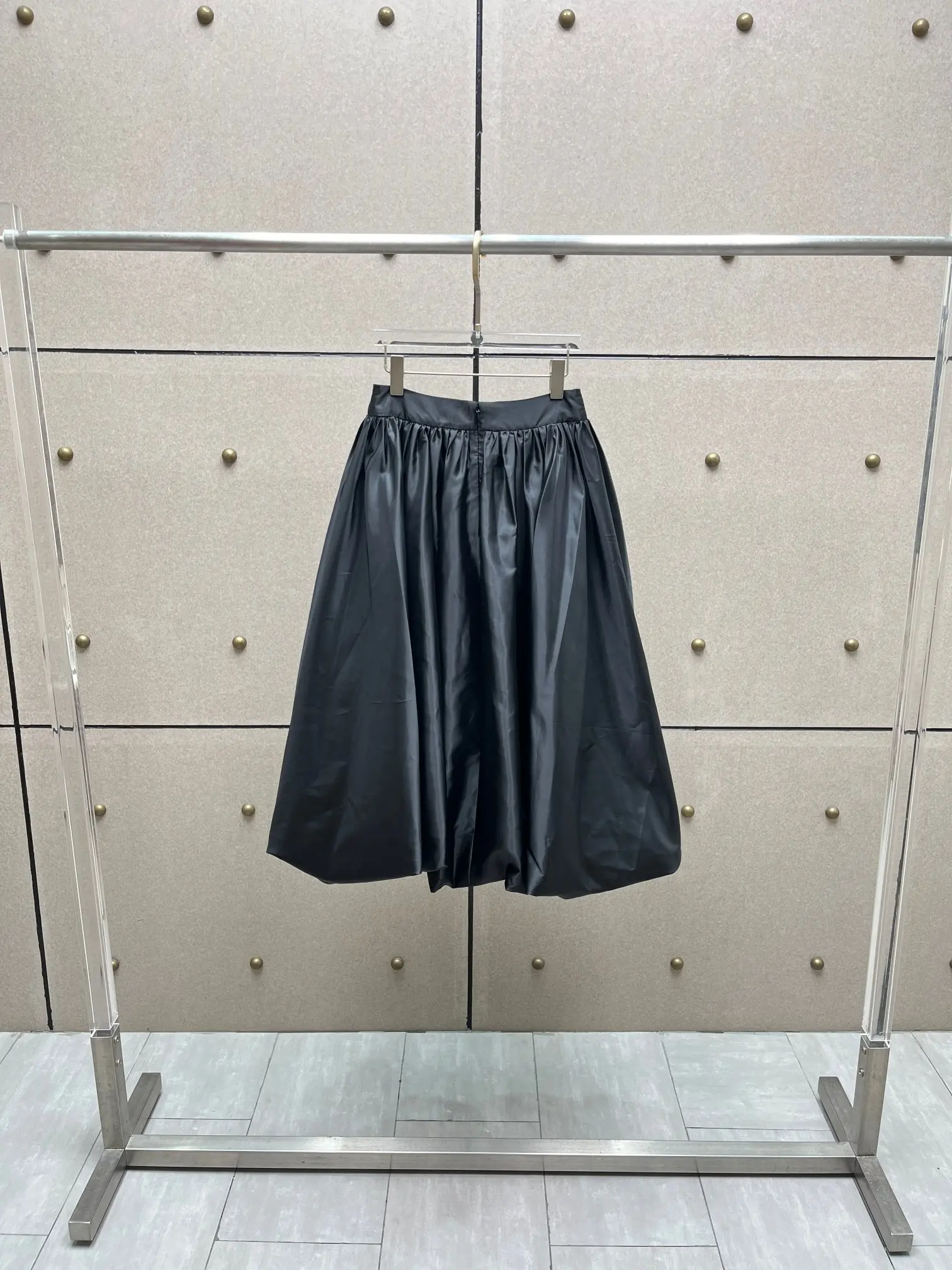 

Black Puffy A-Line Skirt Simple, Casual and Versatile Women's Skirt 2025 Winter New Arrival