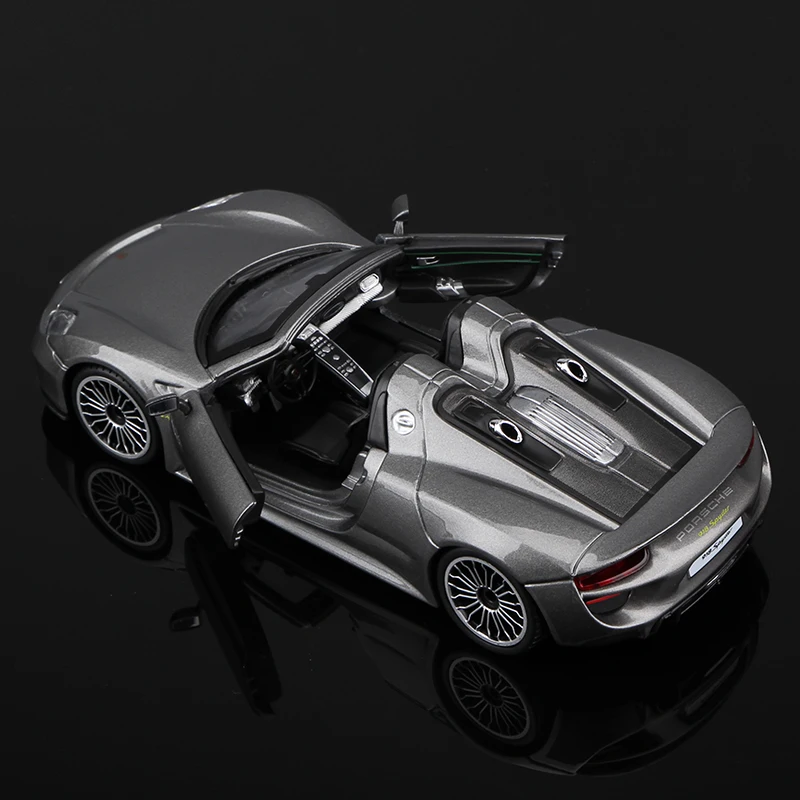 Bburago 1:24 Porsche 918 Spyder Alloy Sports Car Static Die Cast Vehicles Model Toys Diecast Voiture Gift Collectible Hobbies