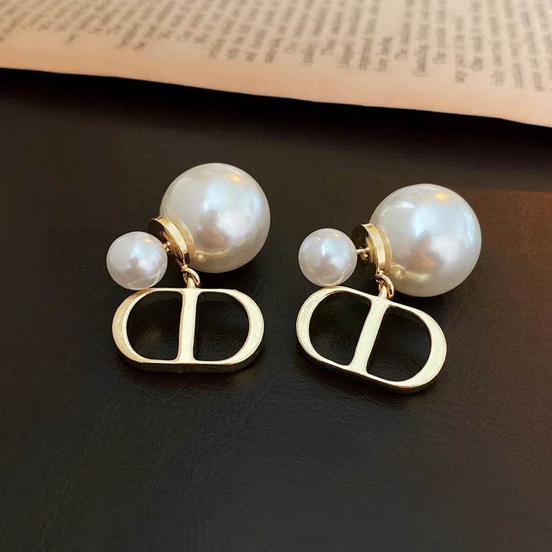 Pearl Earrings for Women High-grade Sense Light Luxury Studs 2024 New in Fashion Niche Vintage Stud Earrings Personality Jewelry