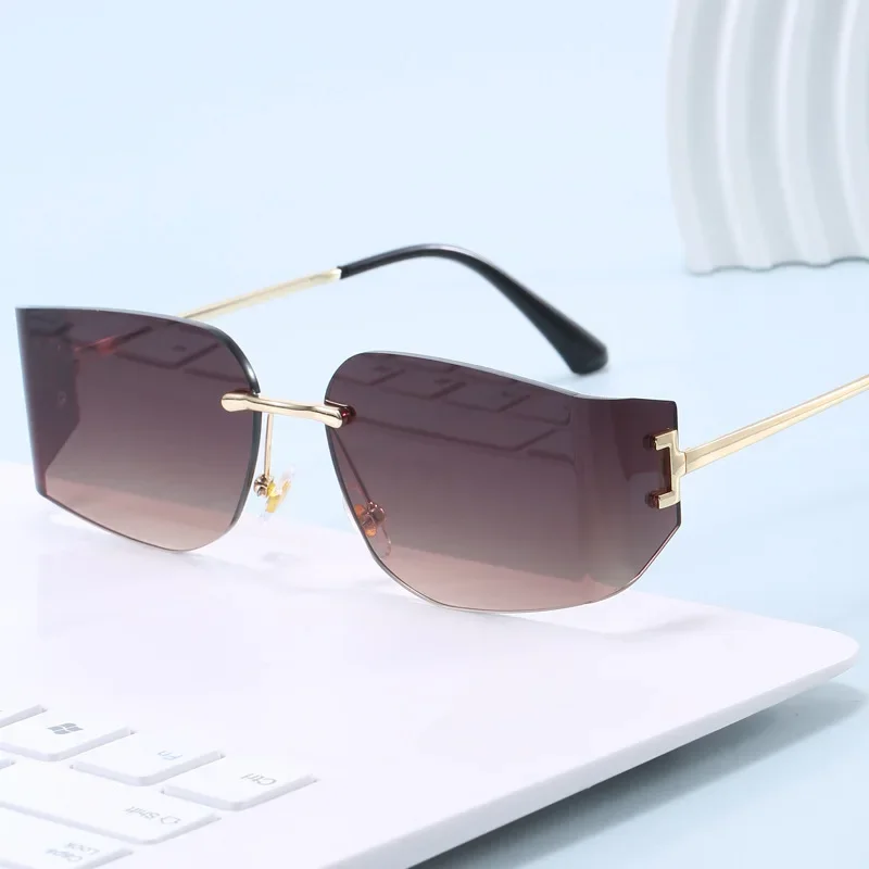 

1 шт. 2025 Новинка! Квадратные безрамочные солнцезащитные очки — персонализированные крутые изогнутые линзы, защита UV400, повседневные шикарные модные оттенки