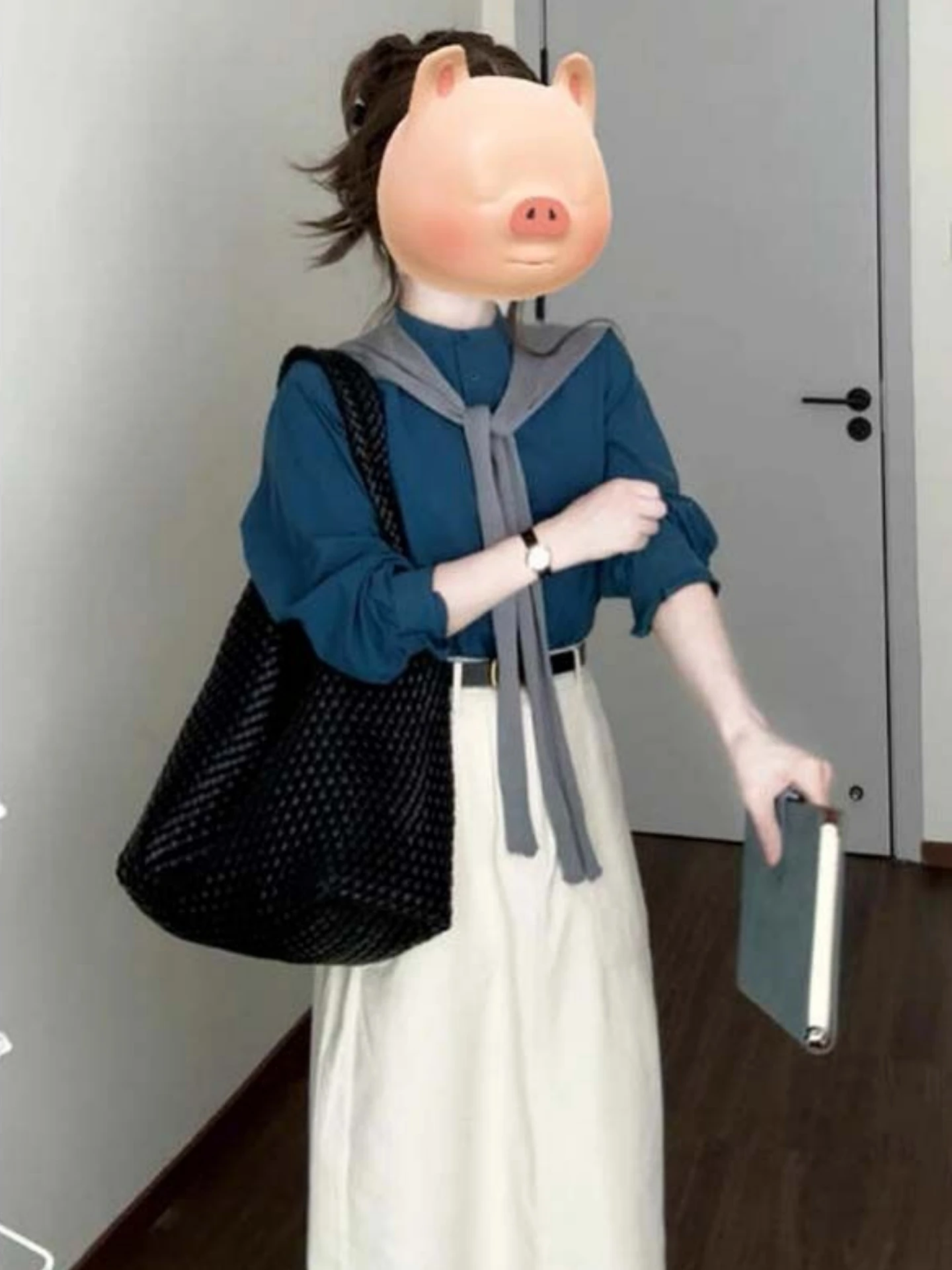 

Антивозрастной комплект: синяя блузка с длинным рукавом и юбка с высокой талией, женская модная осенняя коллекция, элегантный французский стиль, стройнящий силуэт.