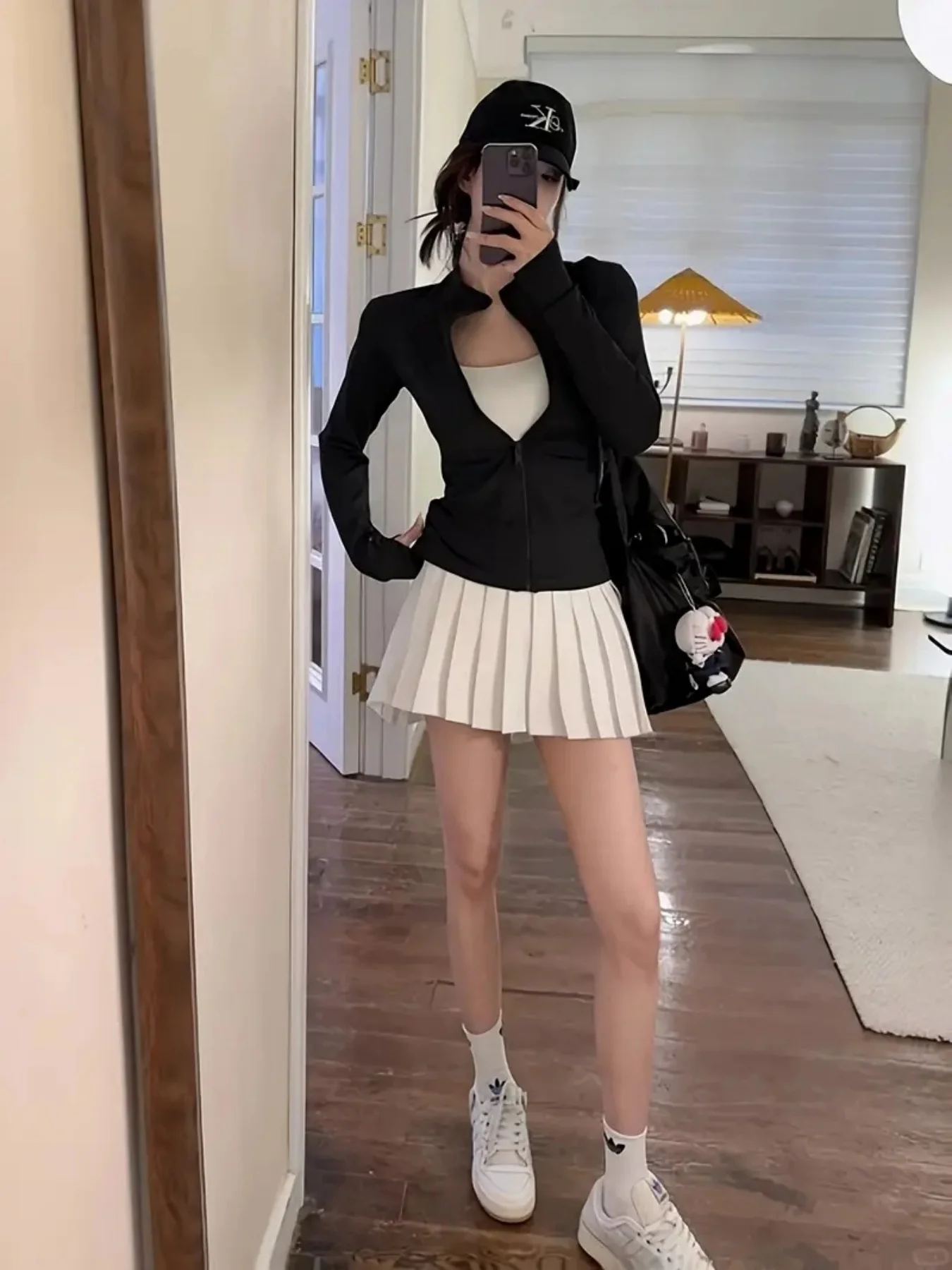 

Single Yoga Jacket for Women, Black Stand-Up Collar Zip-Up Cardigan Top, Korean Style, Slim-Fitting, Versatile Sportswear, Pilates Cycling Top, Outdoor Morning Run, Running, All-Season, New Fashion Trend