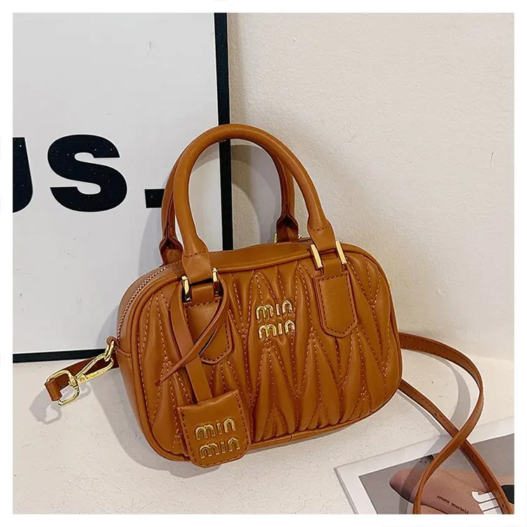 حقيبة بولينج مطوية للنساء |   حقيبة بمقبض علوي ومحفظة مربعة لطيفة |   حقيبة كتف كروس أنيقة على طراز مصمم