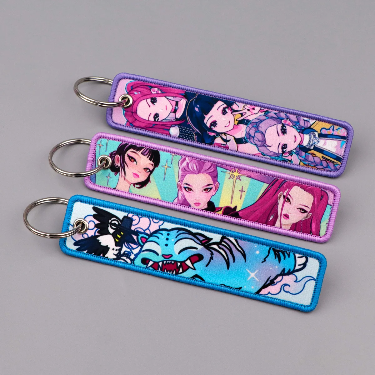 Portachiavi carino ricamato anime giapponese portachiavi per auto moto portachiavi uomo donna supporto accessori gioielli di moda 1pz
