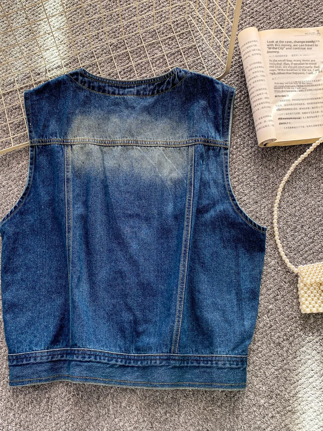 

Deep Blue Vintage Hong Kong Sle Faded Denim round Ne Vest Women's Loose Slimming Top New 2025 Commute Buttoned Casual Wear