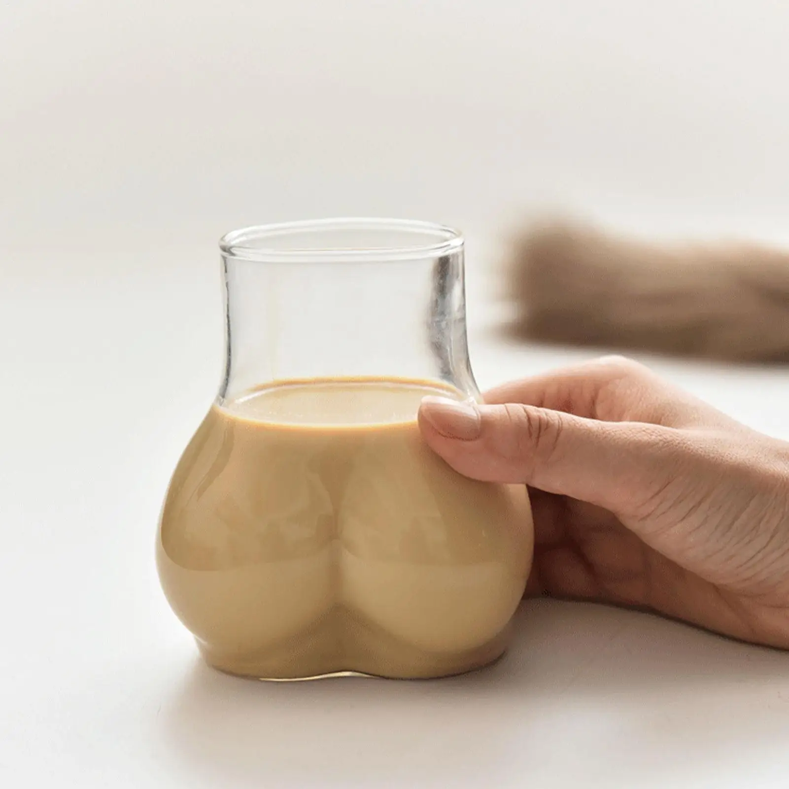 1 Stück Po-förmiger Trinkbecher 450ml Transparenter Borosilikatglas Kaffeebecher Lustiger Kaffeebecher Glas Frauenkörper Po-Becher Milch Wasser Tassen