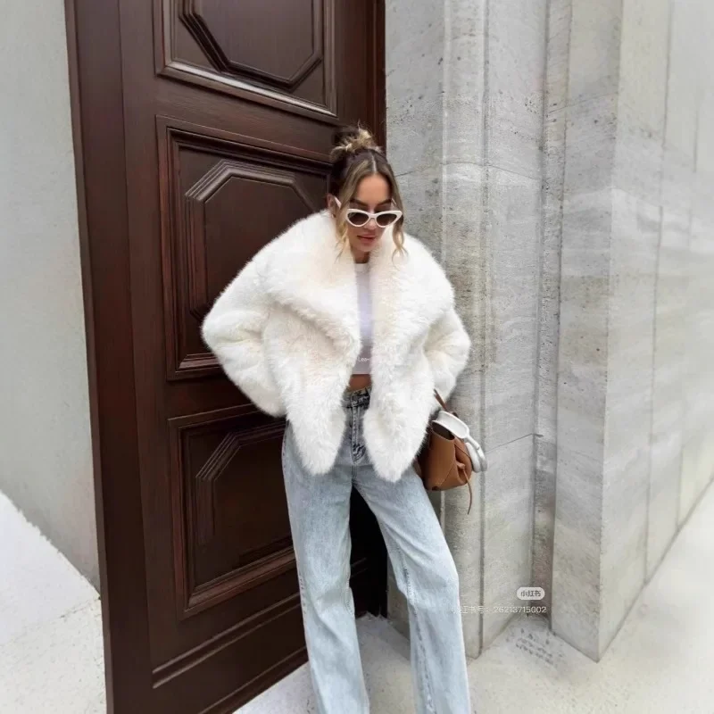 Casual Warm Women's Clothing New Coat in Stock: Winter Faux Fur Coat Women's Jacket Large Lapel Fashionable and Versatile Jacket
