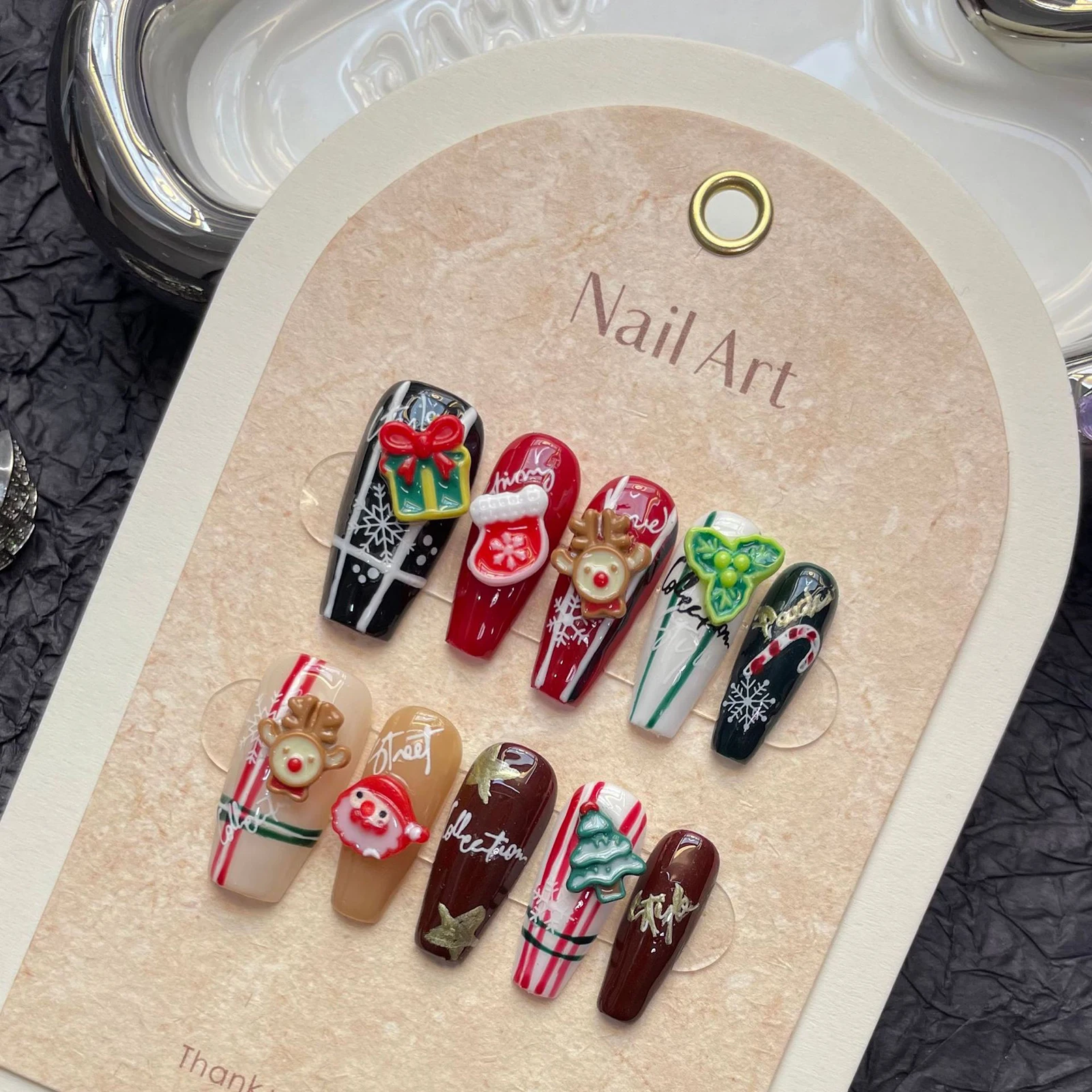 Colorful Christmas Theme Fake Nails Natural Unbreakable Nail Simple Wear for Daily and Parties Wearing