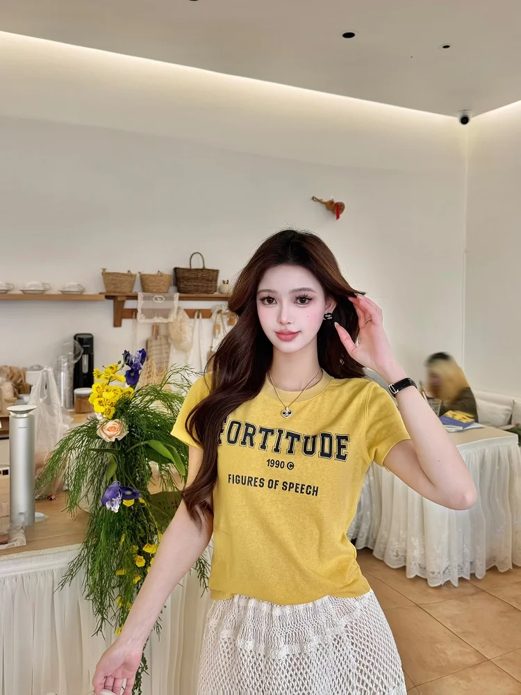 

Футболка 6JONIbyBEB American Sle ential Small Premium с вышитым буквенным принтом, декоративная круглая горловина, топ