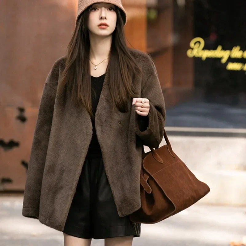 High-end Autumn and Winter Women\'s Fur Coat Simple Luxury Retro Fashion Warm Real Fur Short Loose Jacket Temperament Commuter