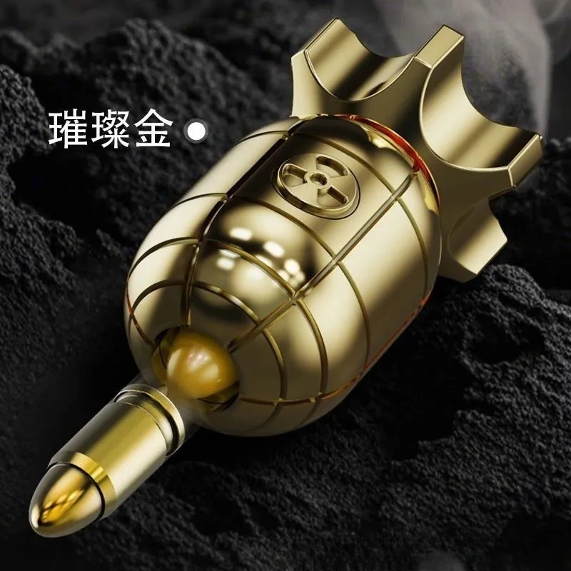 El nuevo agente más vendido, la pequeña bomba nuclear se puede girar y descomprimir, la pistola de juguete puede expular el colgante del llavero, un pequeño regalo.