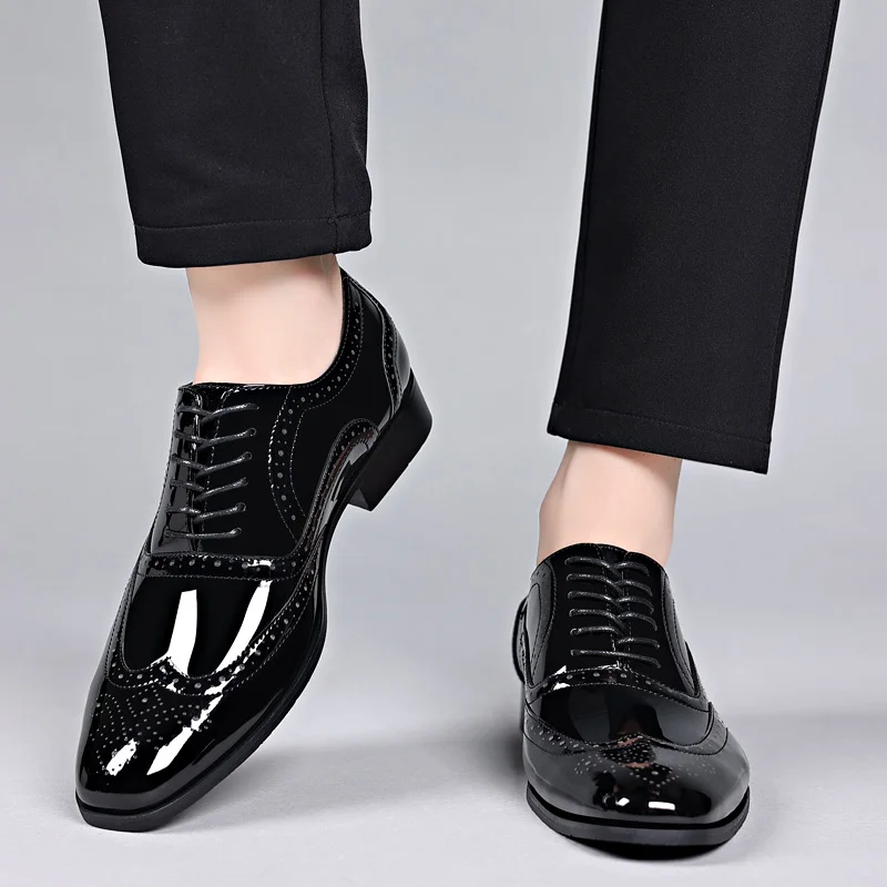 

Men Business Dress Shoes Fashionable High-end with Carved Paint Surface Breathable Comfortable Fashionable Plus Size (39-48)