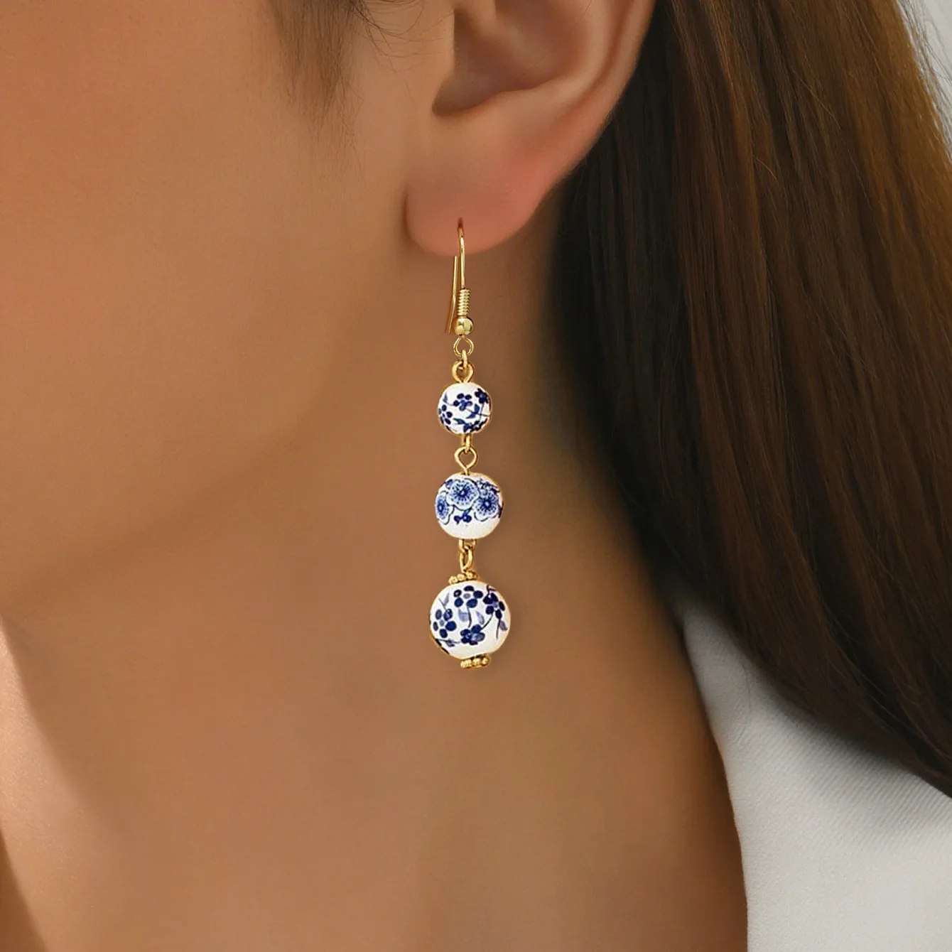 

New blue and white porcelain drop earrings, retro new Chinese style ceramic bead jewelry.