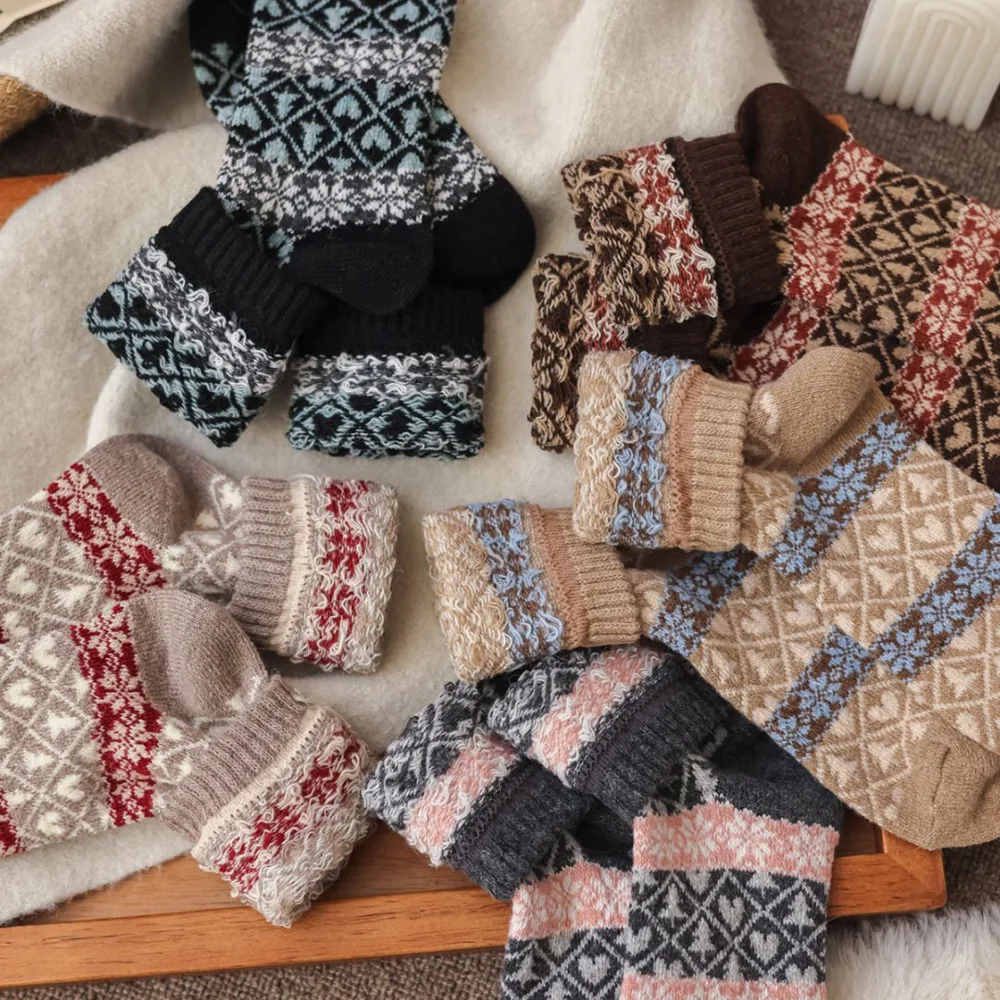 2-Paar warme Wollsocken für Damen, dick, für den Winter, lang, täglich, lässig, glücklicher Druck, niedliche modische Bodensocken