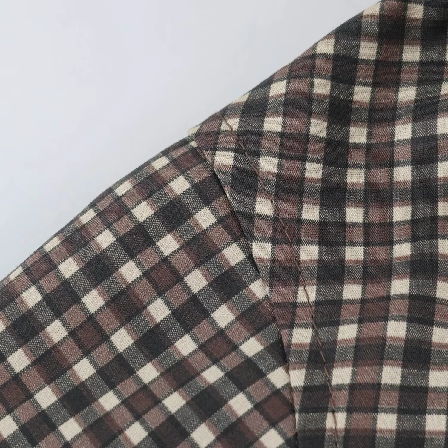 KONDALA Damen Freizeit-Kapuzenjacke im Karomuster, Vintage Pendlerjacke mit Reißverschluss und Taillenbund, Herbst 2026, Trendige, elegante, lockere Streetwear-Jacke – Detail 5
