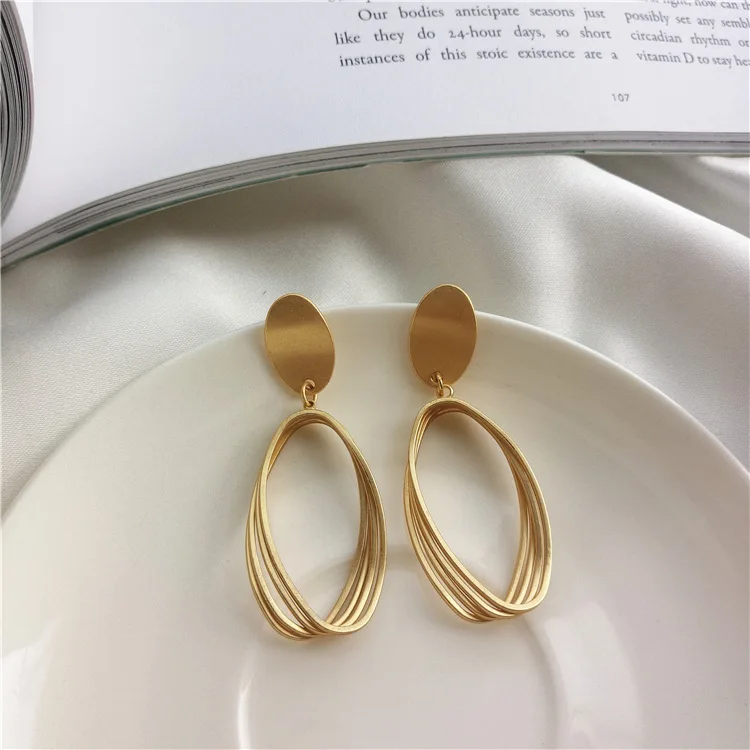 Trendy Korean Minimalist Statement Clip Earrings Jewelry Elegant Gold Color Goemtric Clip Earrings Without Piercing for Women