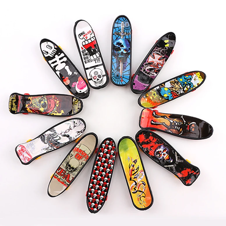 Stampa professionale di plastica Finger Skateboard Mini Desktop Puzzle creativo Fingertip sport Scooter giocattoli Puzzle per bambini