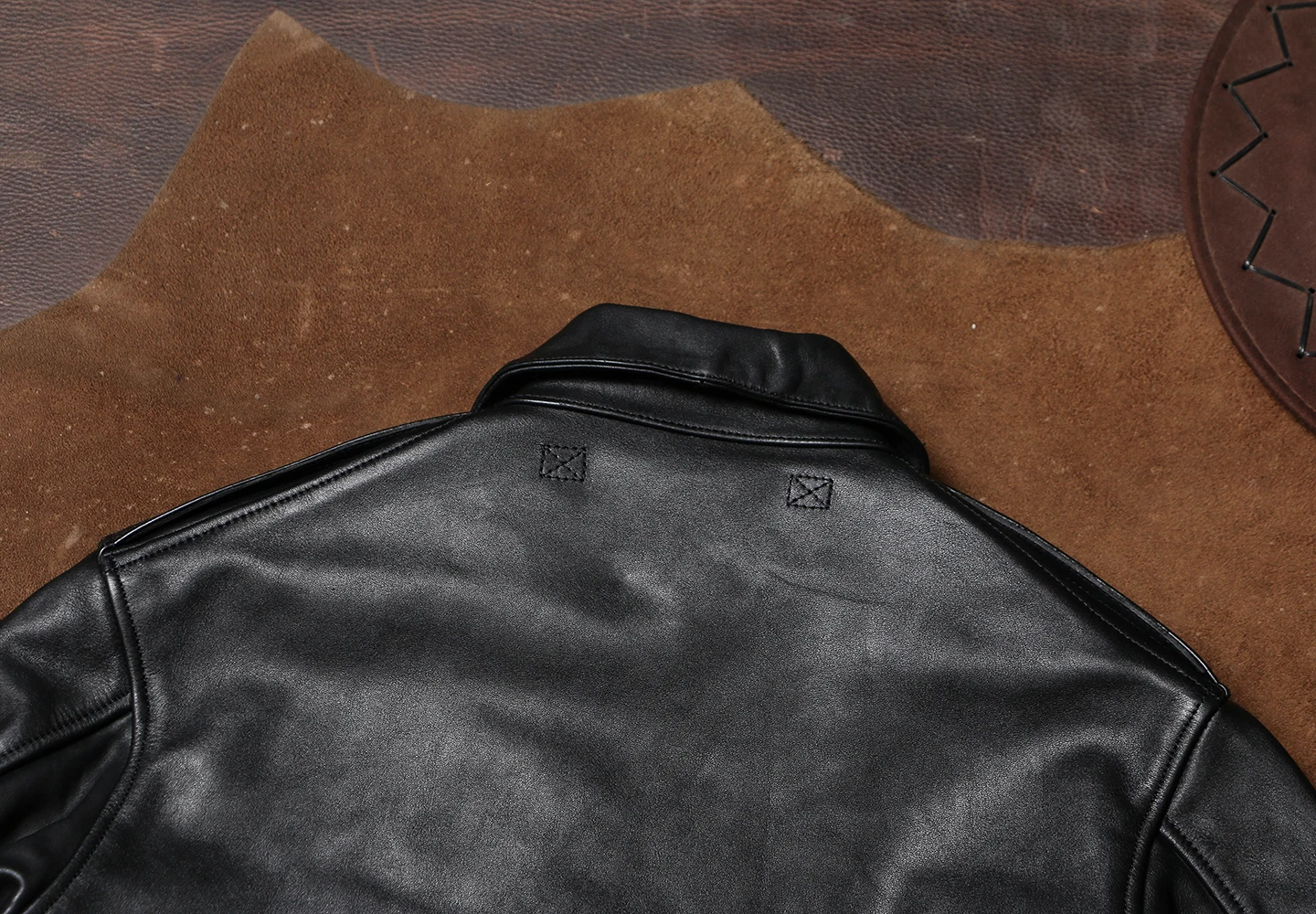 سترة طيار من الجلد الطبيعي للرجال من Tailor Brando McQu*en's Escape A2 مصنوعة من الحبوب الكاملة المشمعة المدبوغة