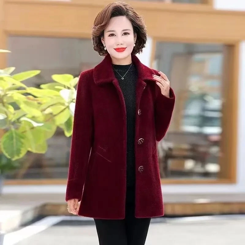 Wearing A Fashion Mink Velvet Female Coat In Winter 2024, The nNw Western-style Middle-aged And Elderly Temperament Loose Coat .