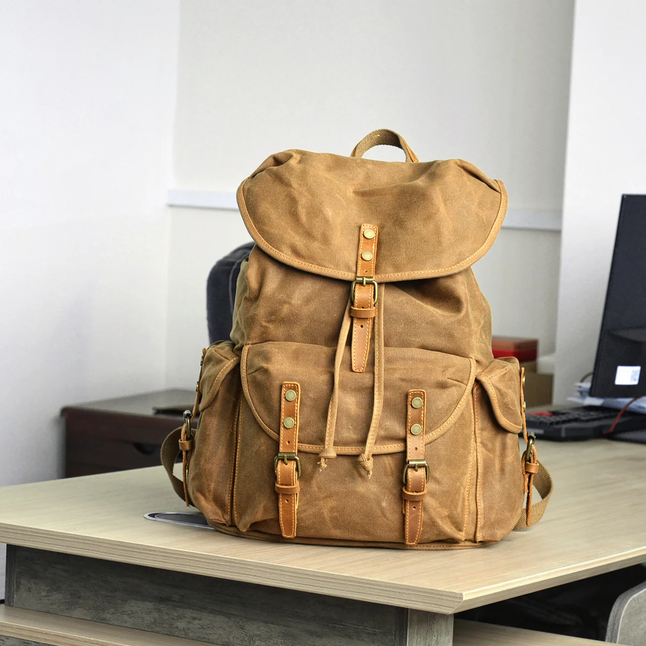 Vintage Canvas Backpack Outdoor Travel Backpack Large Capacity Leisure Mountaineering Bag